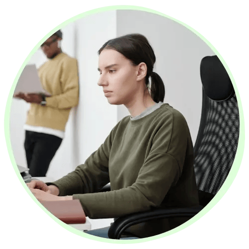 Close-up-person-working-on-computer